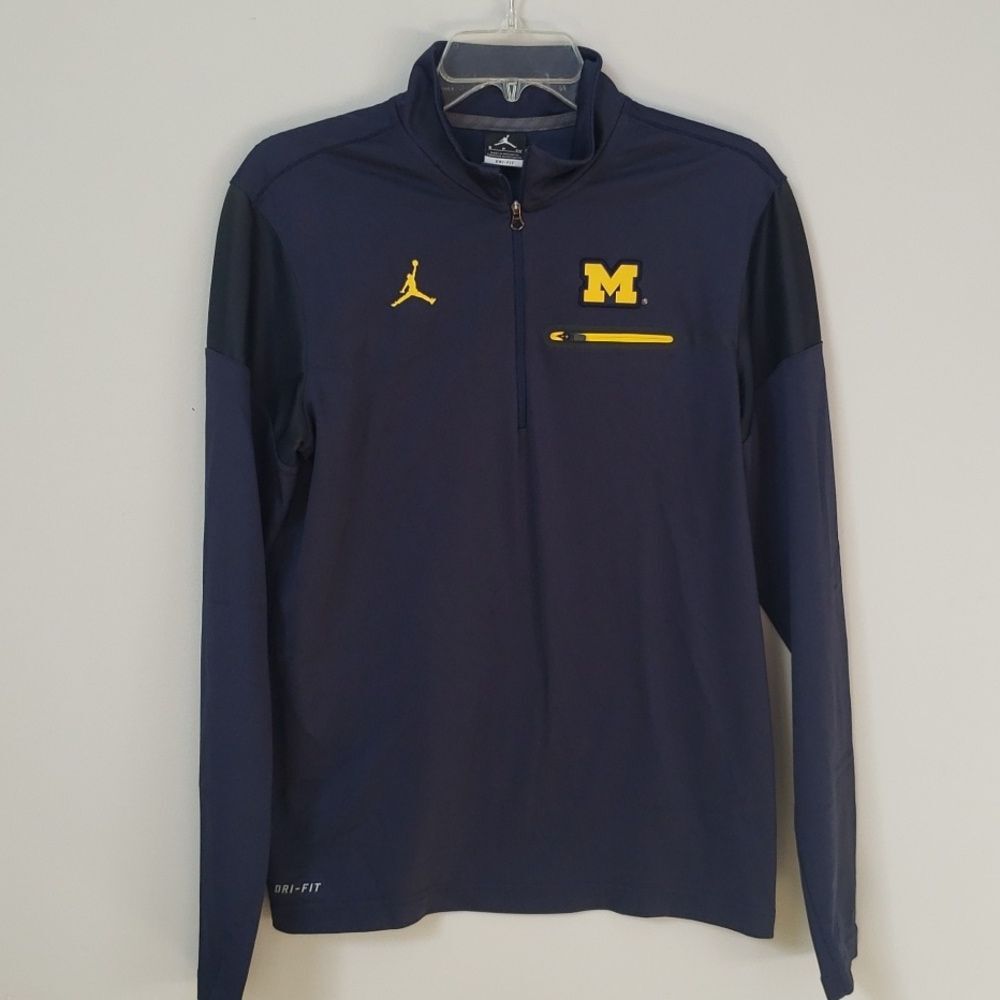 NCAA Nike Jump Man Performance Top Mens S University of Michigan 1/4 Zip Unisex